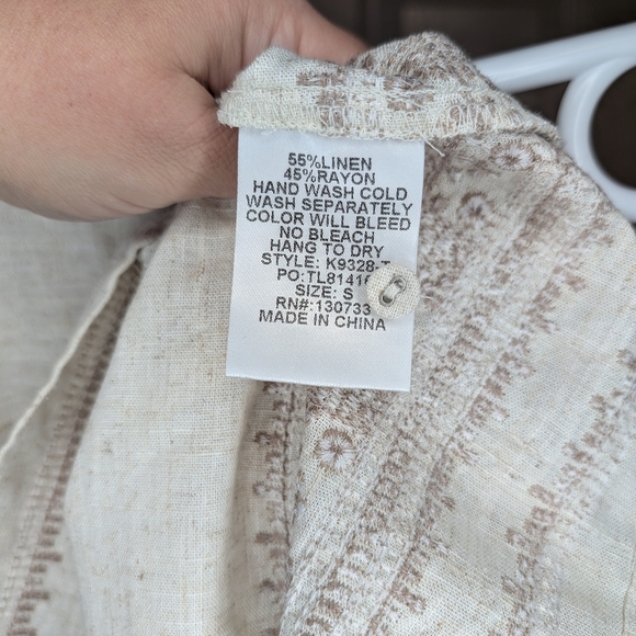 UMGEE Linen Blend Blouse Button Down Women's Small Oatmeal Embroidered NWT - Picture 6 of 6